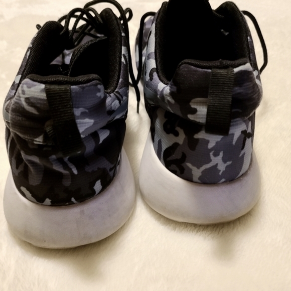 Nike roshe run shoes size 11.5 - Picture 7 of 7